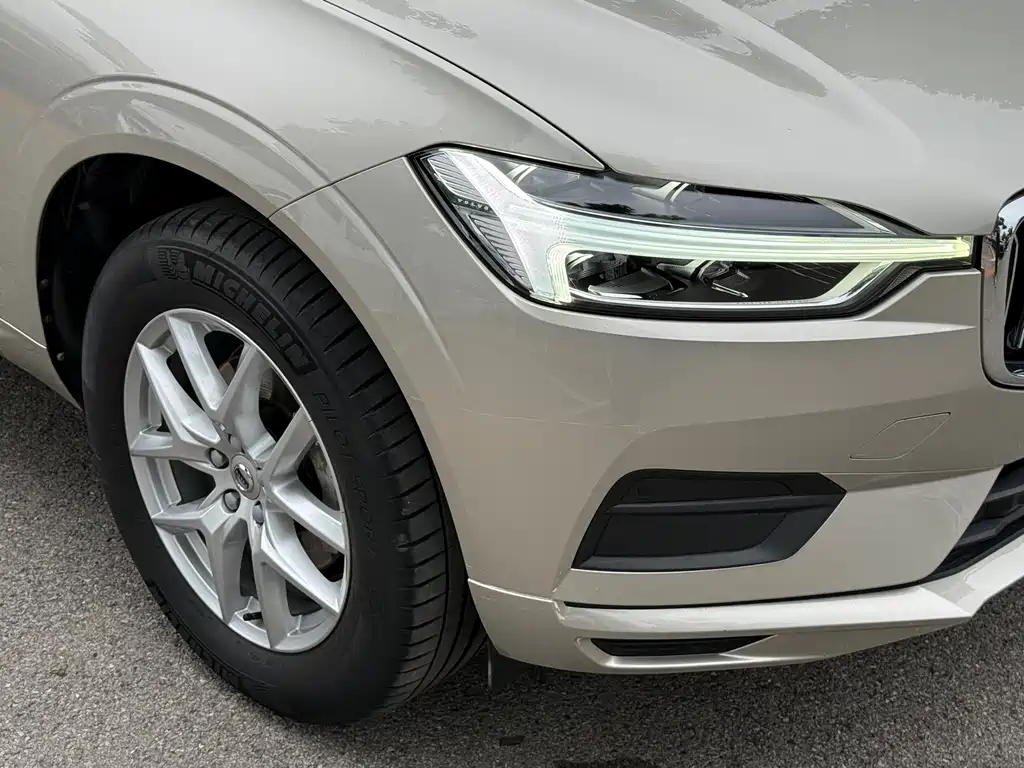 Volvo XC60 2018 — фото 4