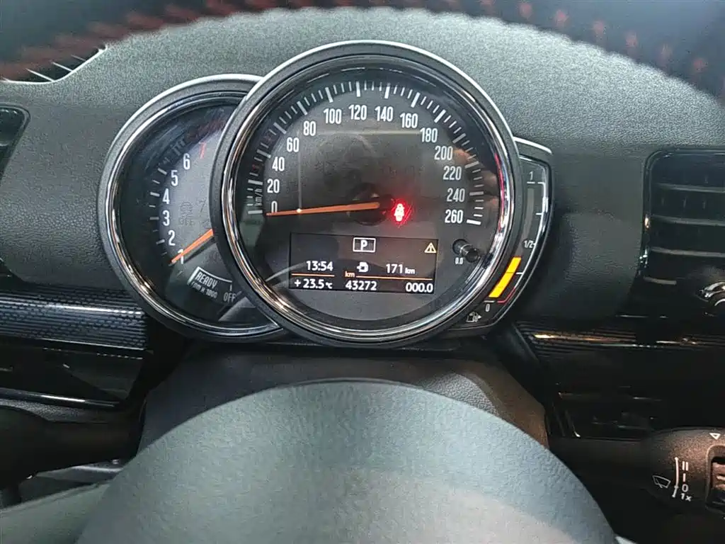 MINI Clubman 2018 — фото 12