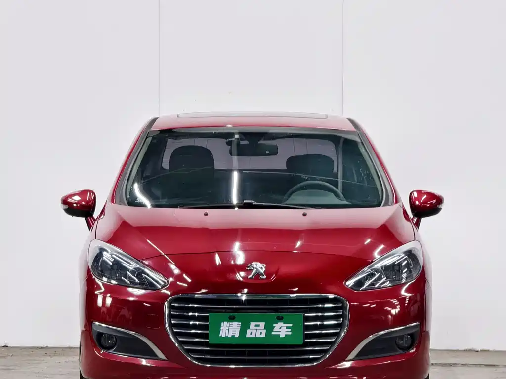 Peugeot 308 2015 — фото 2