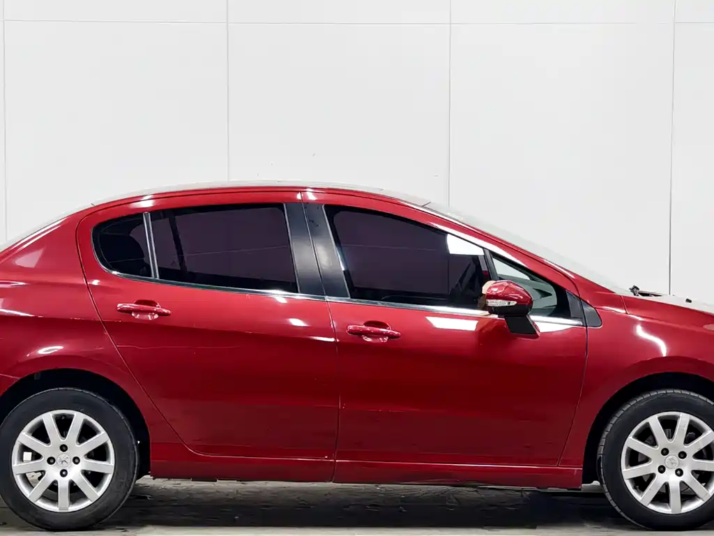 Peugeot 308 2015 — фото 8