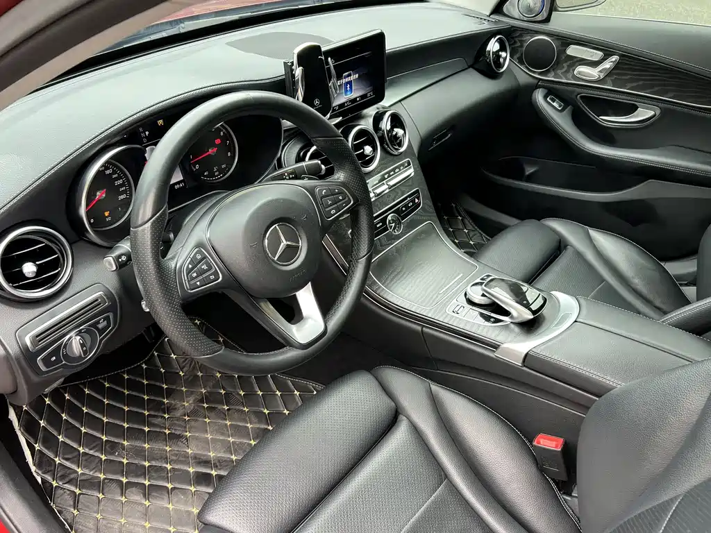 Mercedes-Benz C-Class 2018 — фото 6
