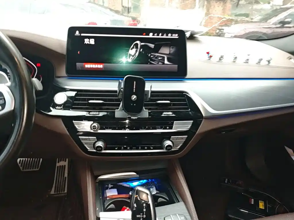 BMW 5 Series 2022 — фото 13