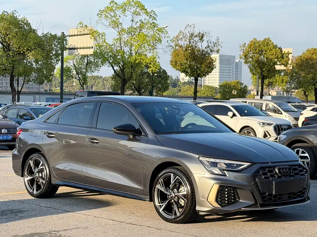Audi A3 2023 — фото 2