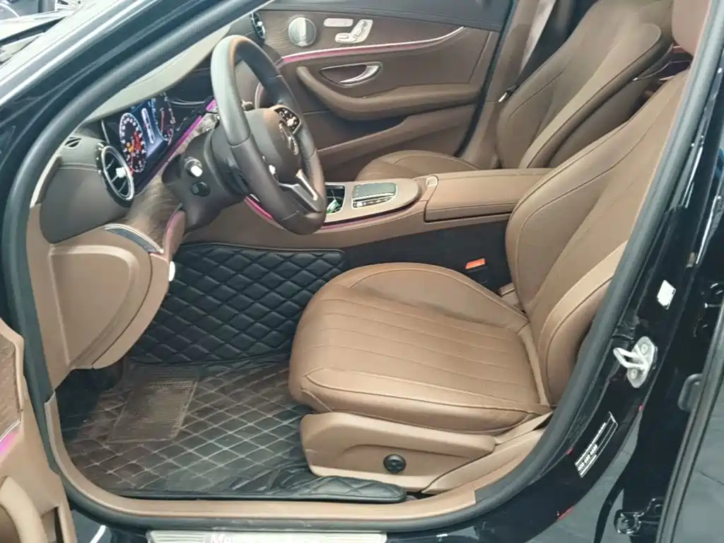 Mercedes-Benz E-Class 2020 — фото 15