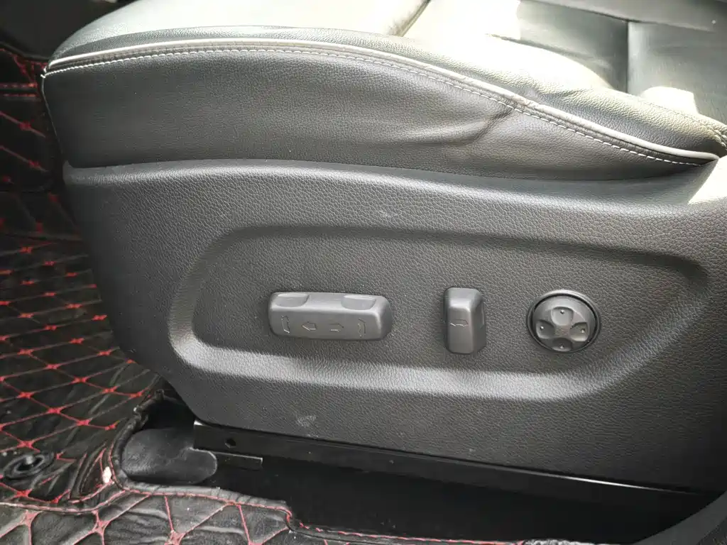 Hyundai Santa Fe 2018 — фото 32