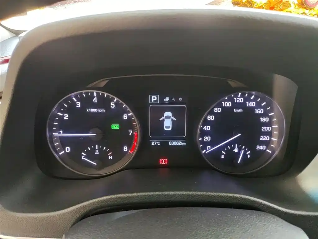 Hyundai Elantra 2016 — фото 12