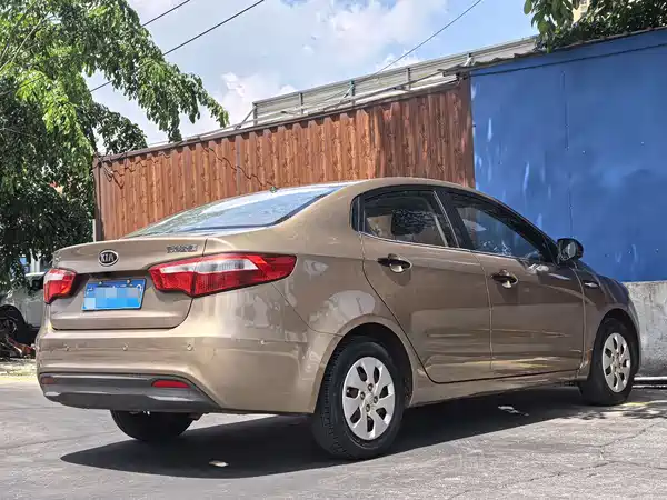 Kia K2 2011