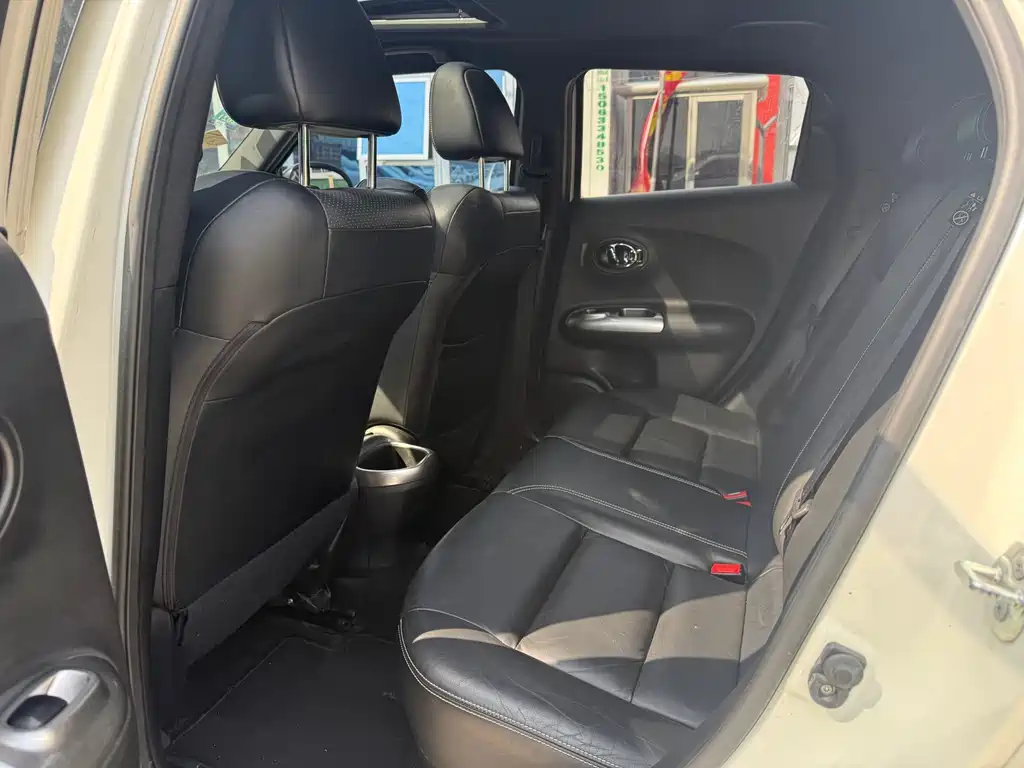 Infiniti ESQ 2015 — фото 10