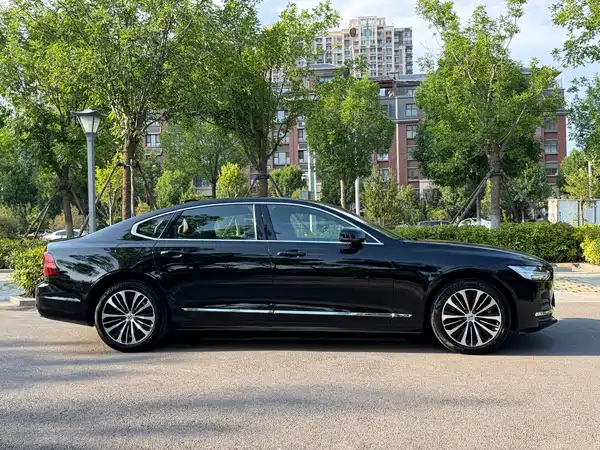 Volvo S90 2024