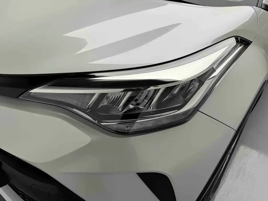 Toyota C-HR 2023 — фото 21