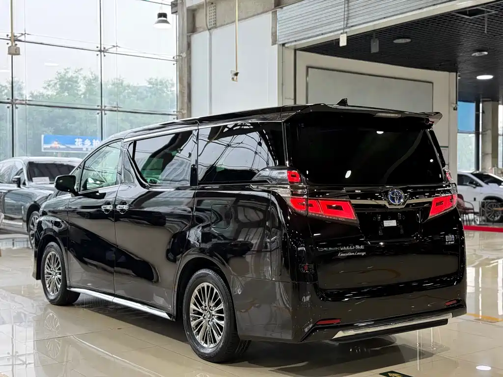 Toyota Vellfire 2022 — фото 26