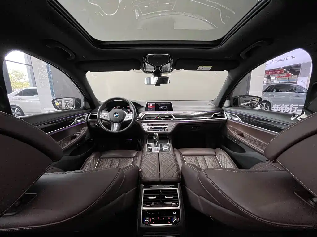 BMW 7 Series 2019 — фото 12