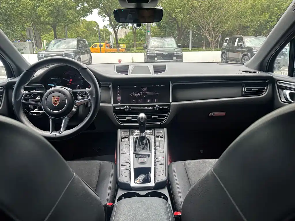 Porsche Macan 2019 — фото 12