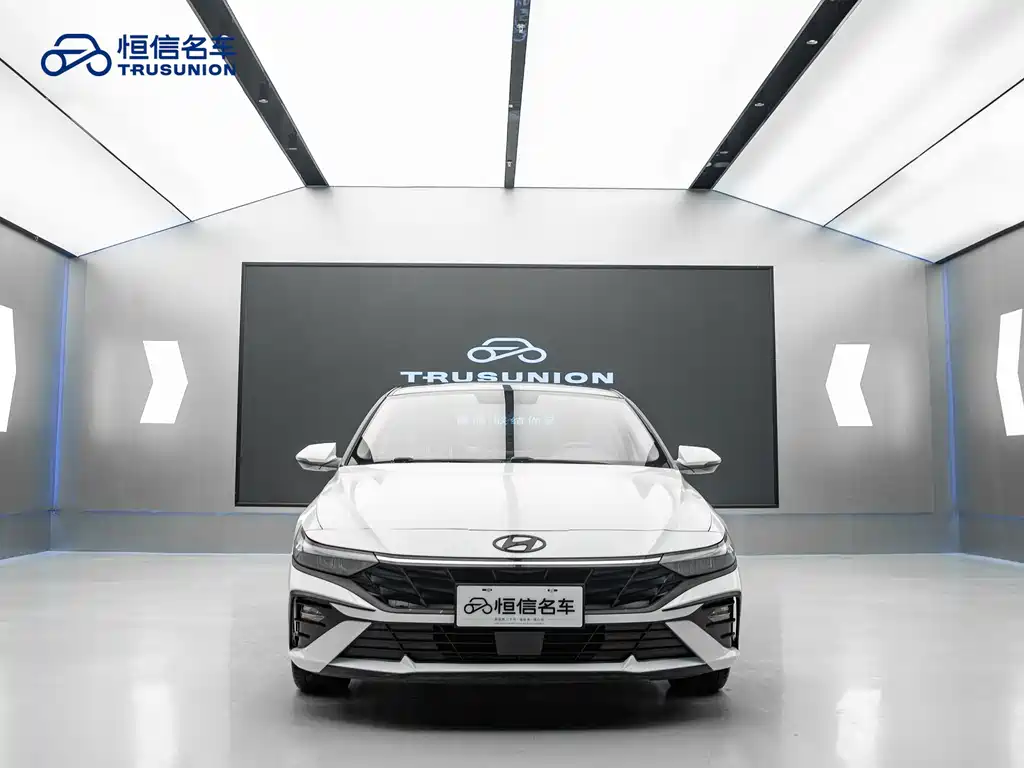 Hyundai Elantra 2024 — фото 2