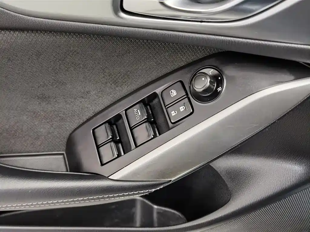 Mazda CX-4 2017 — фото 9