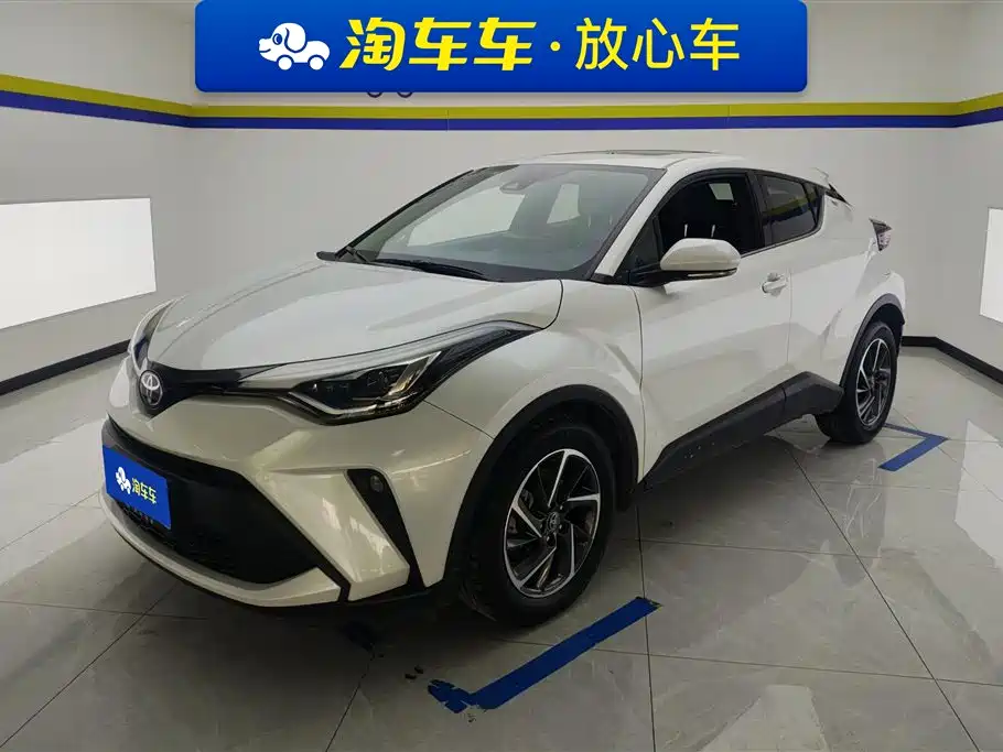 Toyota C-HR 2023 — фото 1