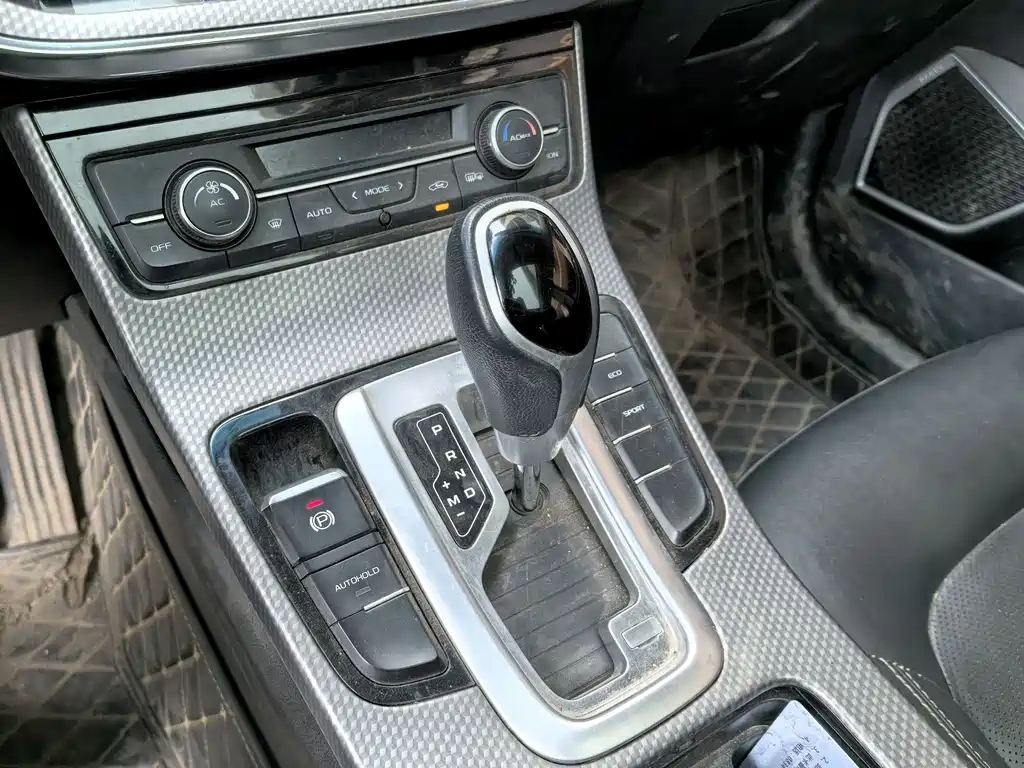 Geely Emgrand GS 2017 — фото 12