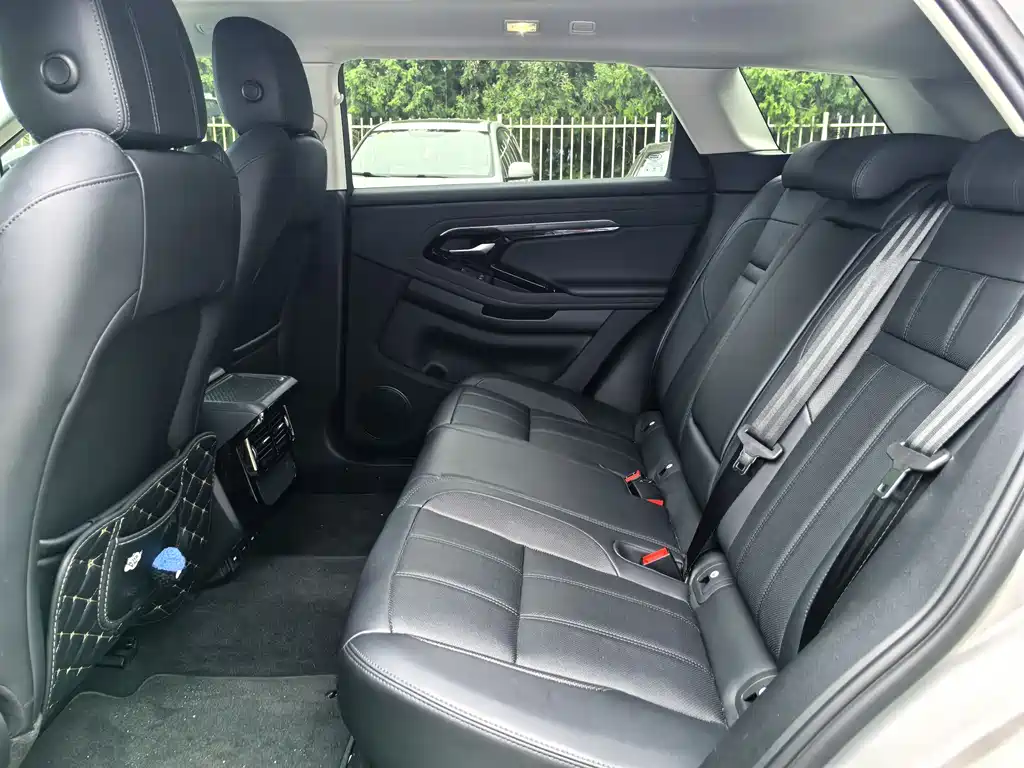 Land Rover Evoque 2024 — фото 10