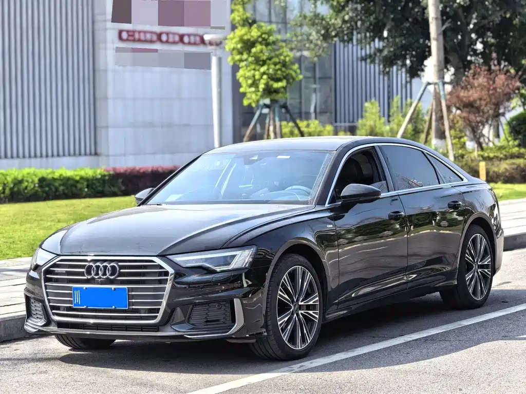 Audi A6L 2022 — фото 1