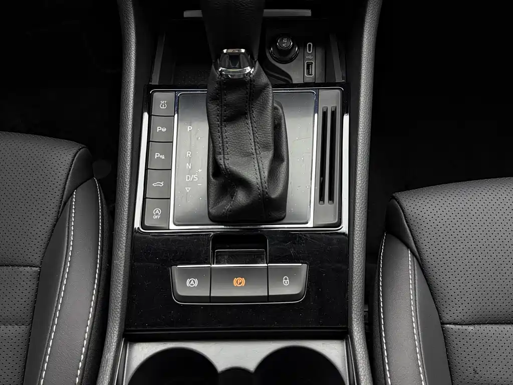 Skoda Superb 2023 — фото 14