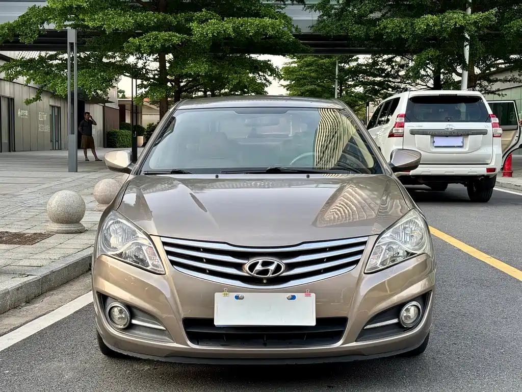 Hyundai Elantra 2015 — фото 2