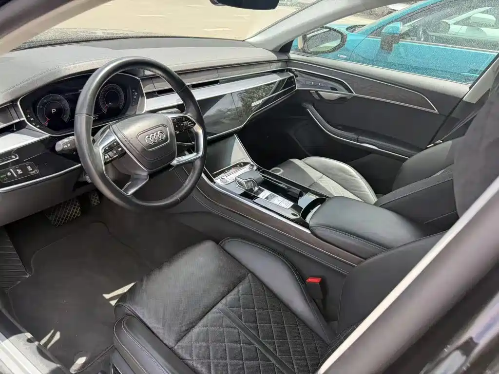 Audi A8 2023