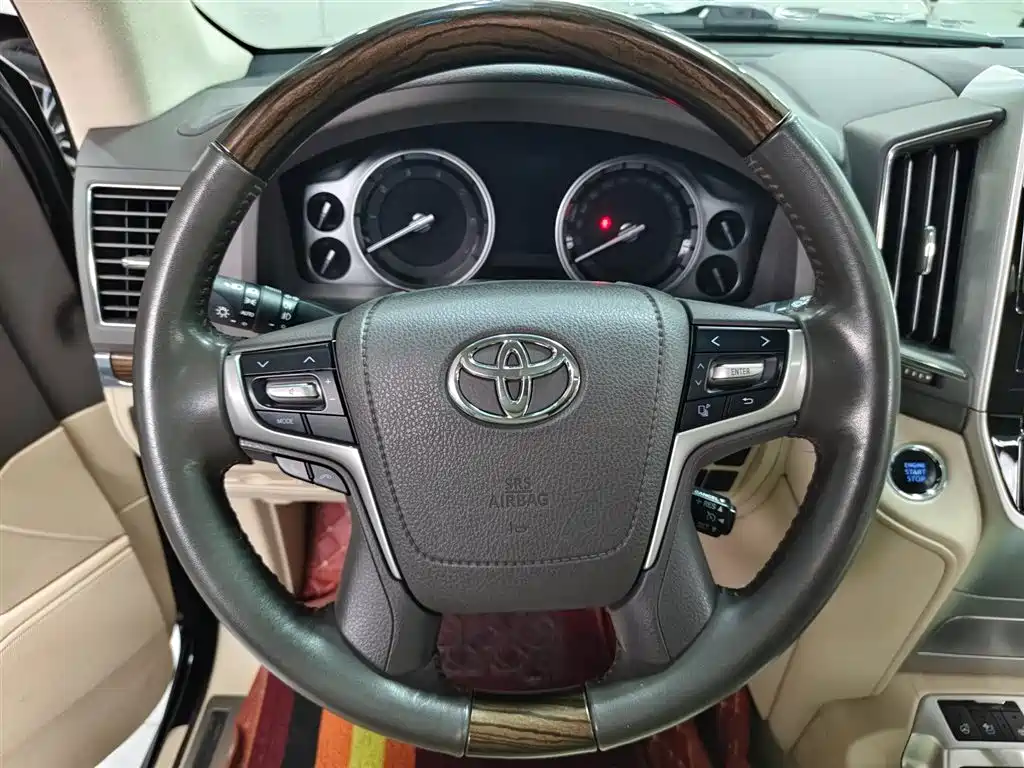 Toyota Land Cruiser 2019 — фото 7