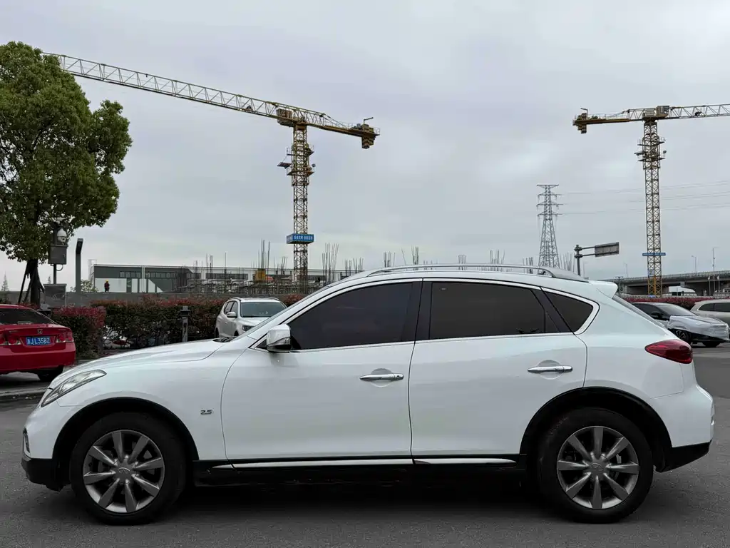 Infiniti QX50 2016 — фото 15