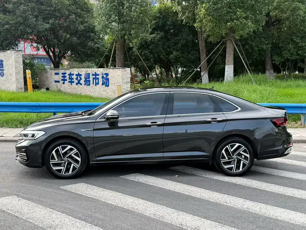 Volkswagen Sagitar 2023