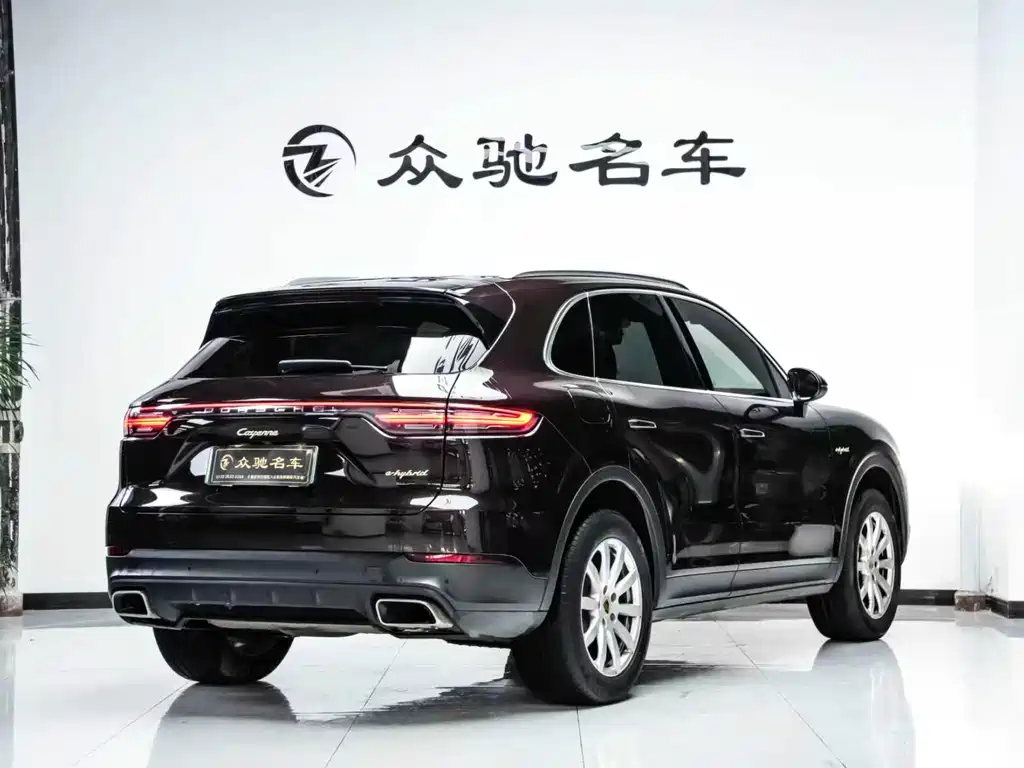 Porsche Cayenne Hybrid 2019 — фото 10