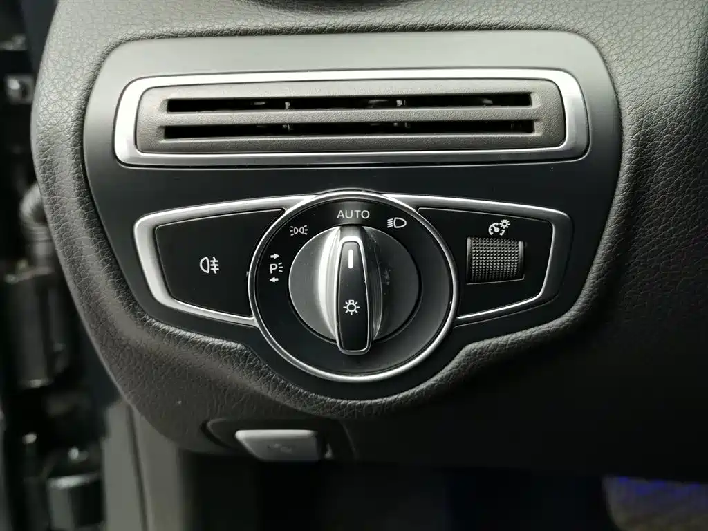 Mercedes-Benz C-Class 2021 — фото 21