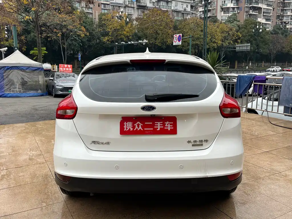Ford Focus 2017 — фото 13