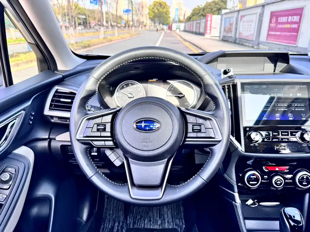 Subaru Forester 2022 — фото 14