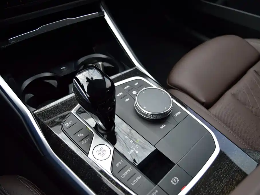 BMW 3 Series 2022 — фото 10