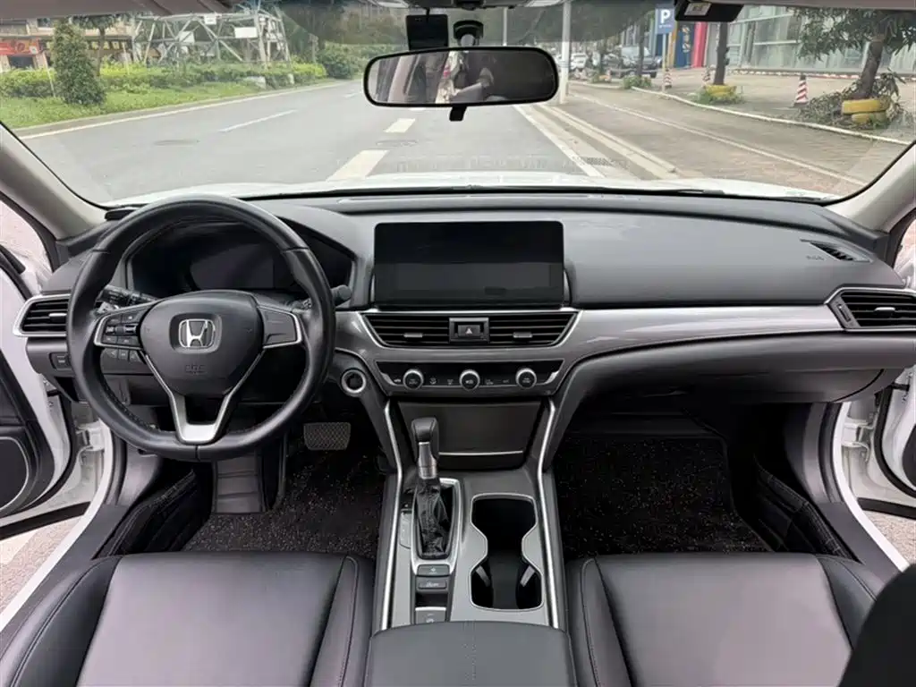Honda Accord 2023 — фото 18