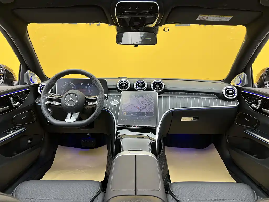 Mercedes-Benz C-Class 2025 — фото 13