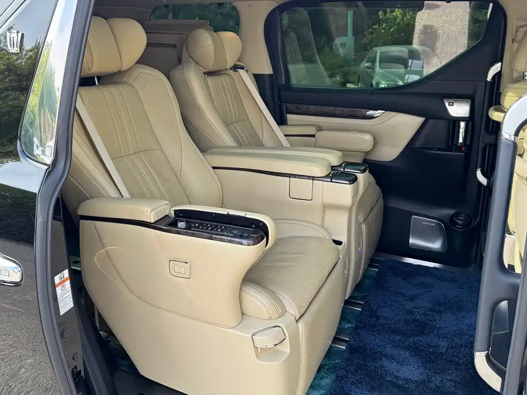 Toyota Vellfire 2020 — фото 12