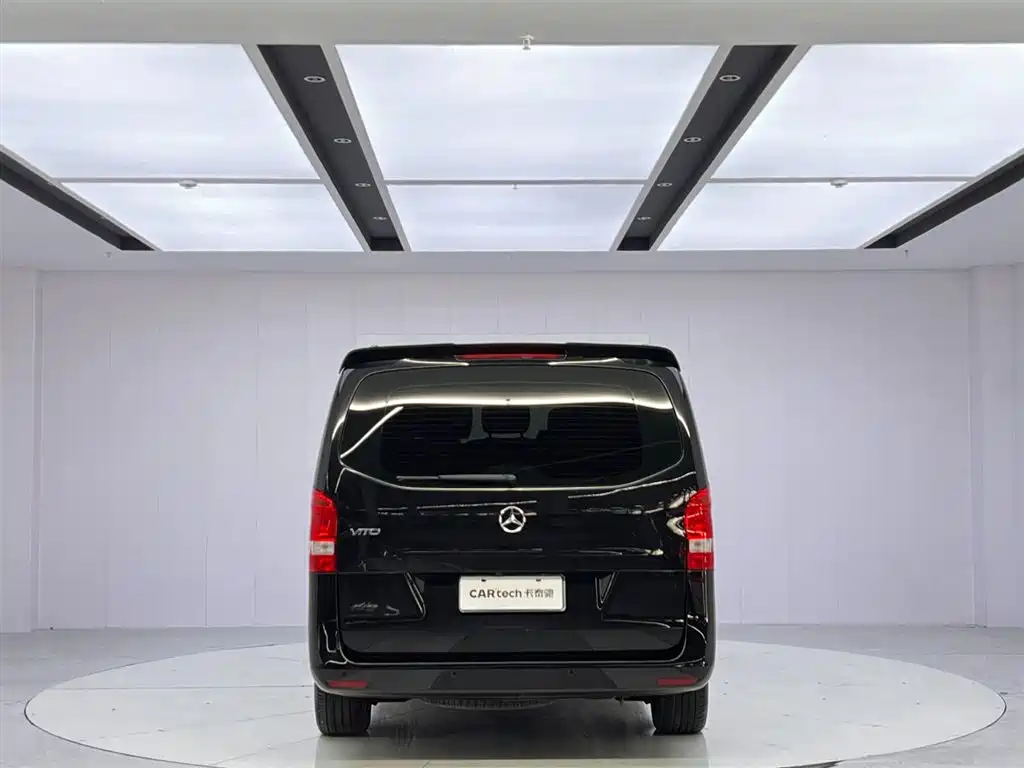 Mercedes-Benz Vito 2023 — фото 4