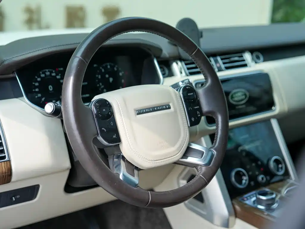 Land Rover Range Rover 2018 — фото 18
