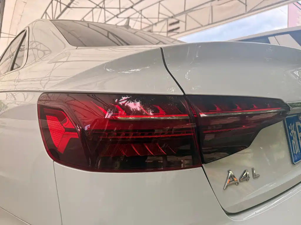 Audi A4L 2021 — фото 16