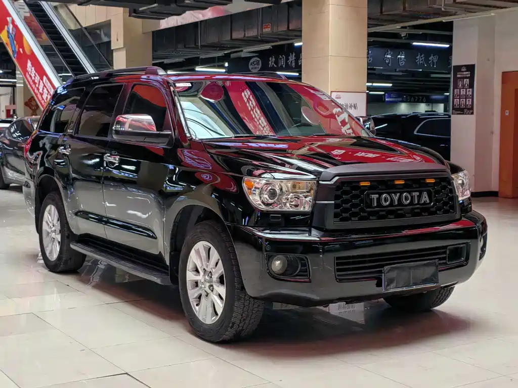 Toyota Sequoia 2010 — фото 3