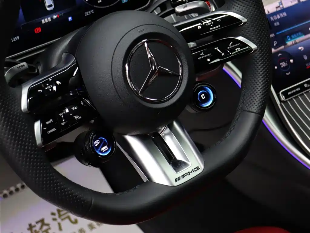 Mercedes-Benz C-Class AMG 2024 — фото 9