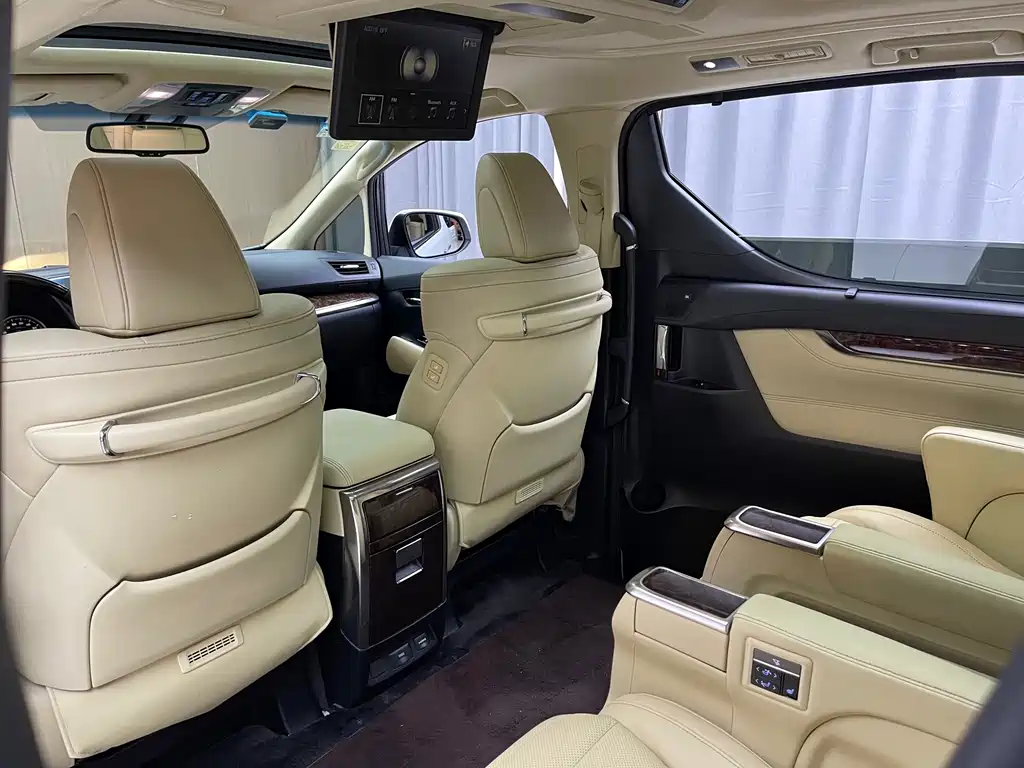 Toyota Alphard 2018 — фото 8
