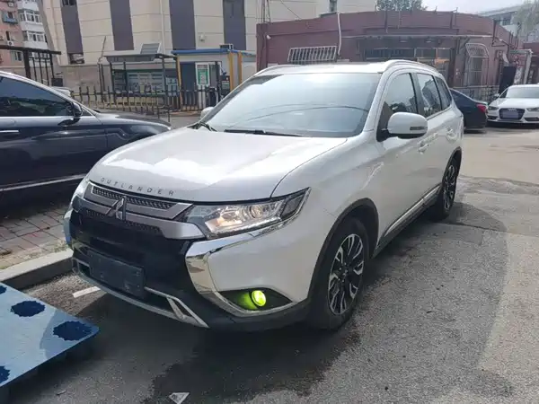 Mitsubishi Outlander 2020