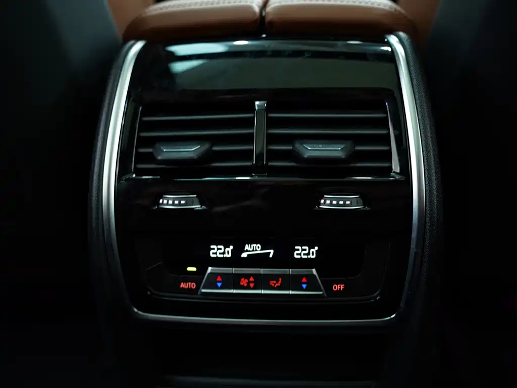 BMW X7 2021 — фото 17