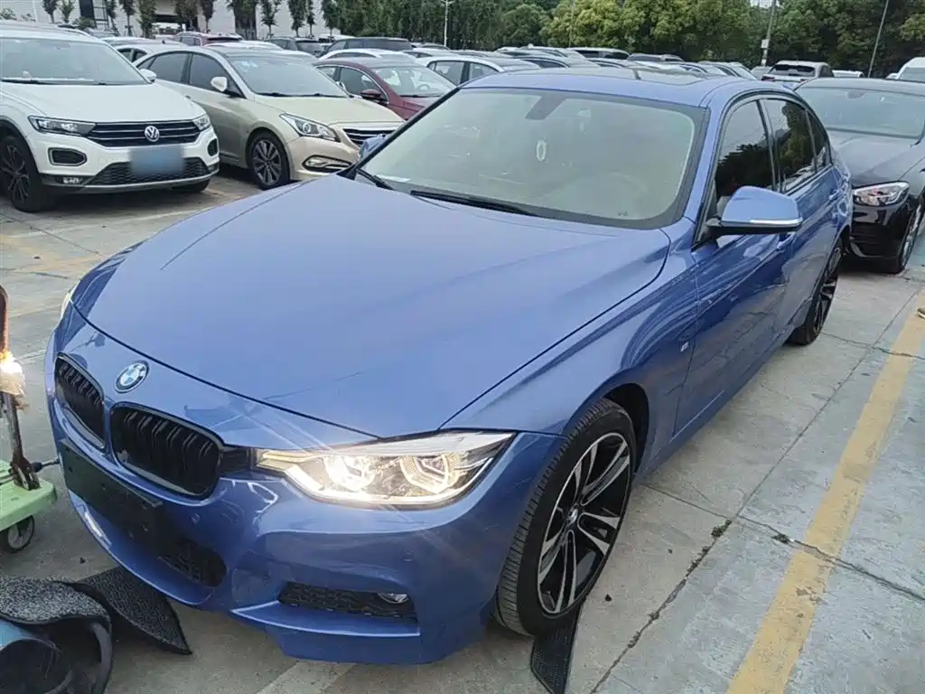 BMW 3 Series 2019 — фото 1