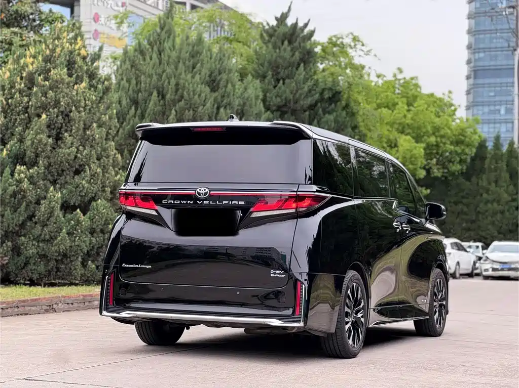 Toyota Vellfire 2023 — фото 6