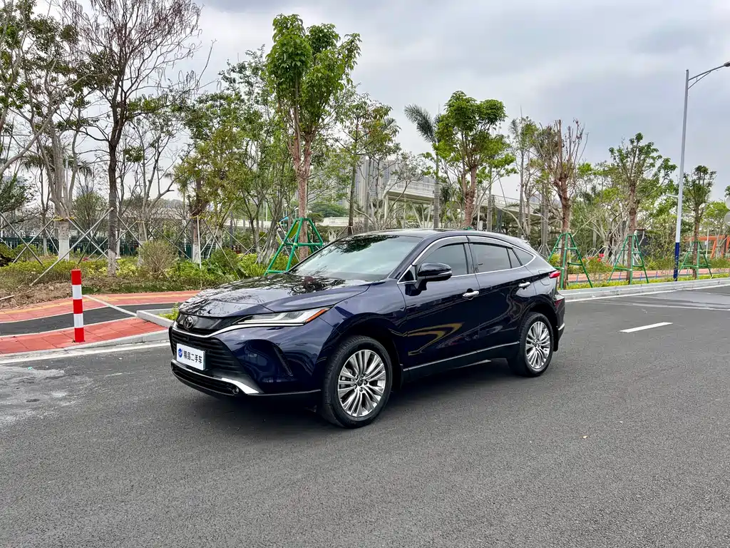 Toyota Harrier 2022 — фото 1