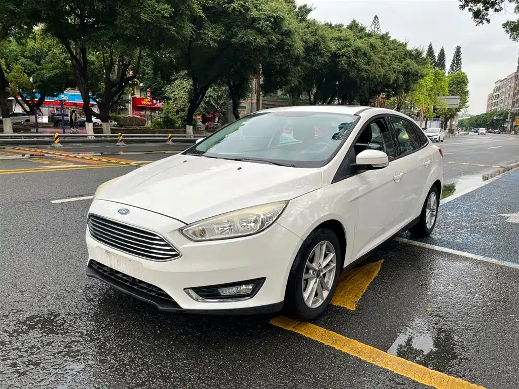 Ford Focus 2015 — фото 1