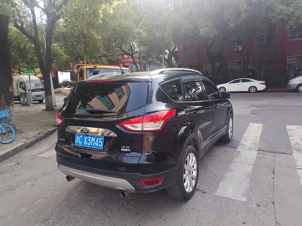 Ford Kuga 2014 — фото 12